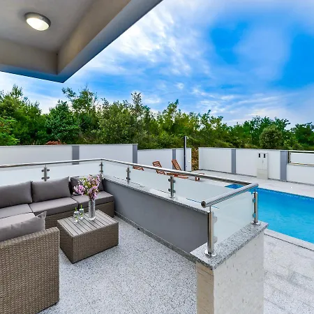 Zaton Vila Privlaka (Zadar)
